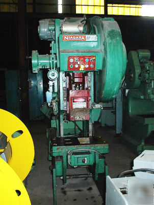 #7186 - 45 ton niagara flywheel obi press 60-180 spm