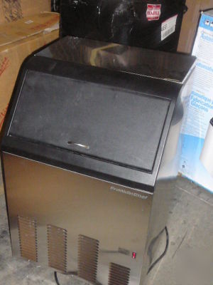 Franklin chef ice maker(fim-90) makes 83 lbs daily-s.s.