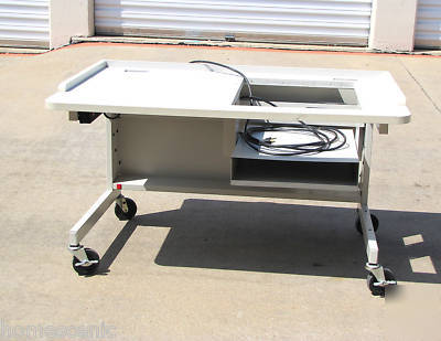 Bretford mobile a/v projector computer cart desk 