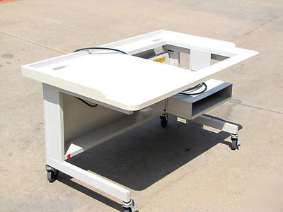 Bretford mobile a/v projector computer cart desk 