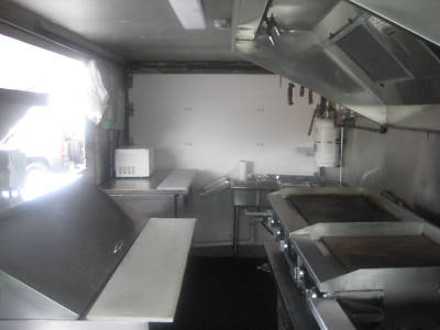 Food truck / catering truck concession truck / trailer