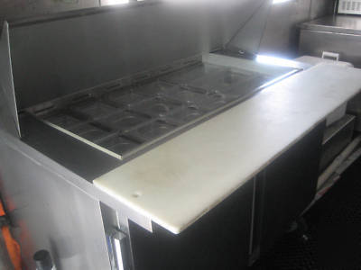 Food truck / catering truck concession truck / trailer