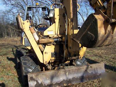 1998 case 560 trencher backhoe 4X4 six way blade 