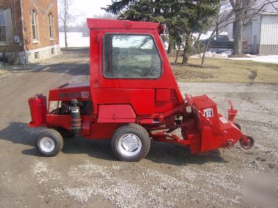 Toro 327 groundsmaster/broom/grass seeder/parts machine