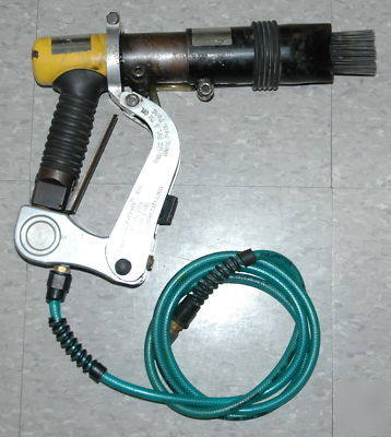 The engrave-a-crete shark 116319