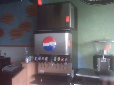Manitowoc ice maker w/ 8 flavor soda fountain complete