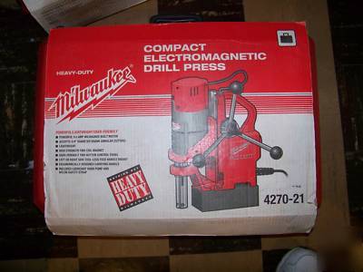 New milwaukee 4270-21 9 amp electromagnetic drill press