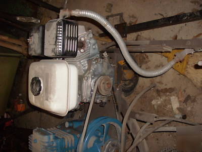  kelly creswell striping machine 5.5 hp honda as is