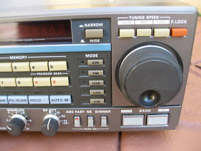 Kenwood r-2000 hf receiver with vc-10 vhf converter 