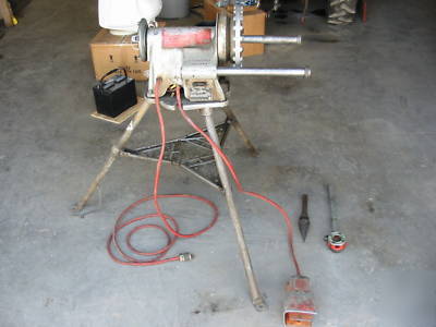 Ridgid 300 pipe threader power drive + 1206 stand 535