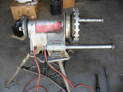 Ridgid 300 pipe threader power drive + 1206 stand 535