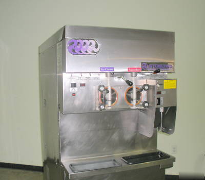 Stoelting soft-serv U431-309 ice cream machine twin