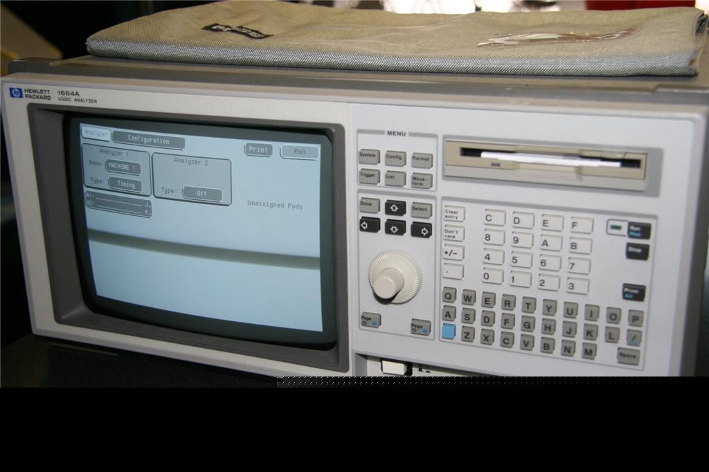 Hewlett packard hp 1664A logic analyzer agilent nice