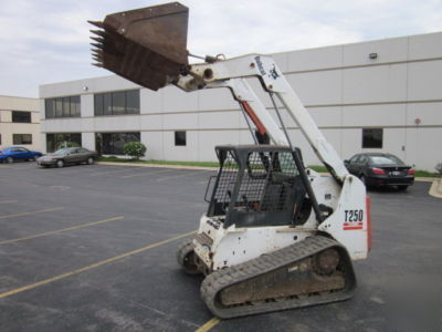 Bobcat T250 compact trac loader low hours 