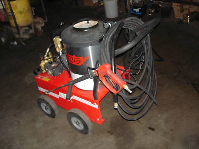 Hot water pressure washer hotsy 555 1300 psi 115V elect
