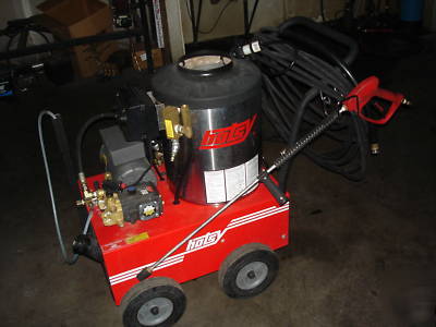 Hot water pressure washer hotsy 555 1300 psi 115V elect