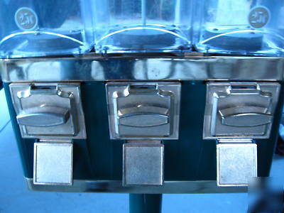 Triple three head 1-800 vending machine gum candy