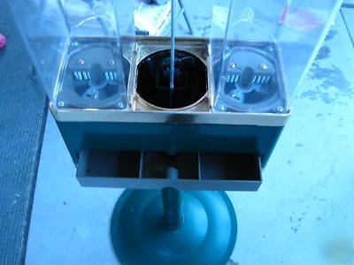 Triple three head 1-800 vending machine gum candy