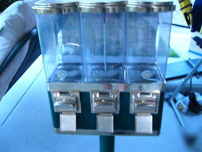Triple three head 1-800 vending machine gum candy