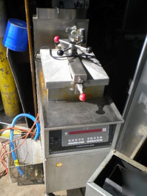 Henny penny gas pressure fryer cooker computron 8000