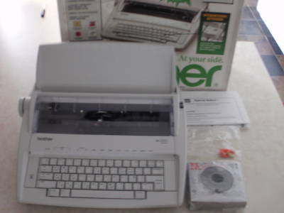 Brother ml 100 daisy wheel electric typewriter few hrs.