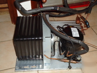 Dixie-narco vending refrigeration deck