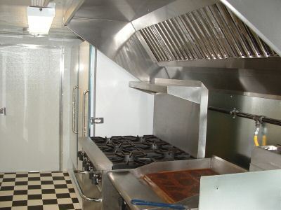 2010 7 x 18 concession trailer / mobile kitchen +range