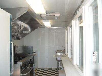 2010 7 x 18 concession trailer / mobile kitchen +range