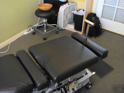 Lloyd galaxy ultimate chiropractic table 