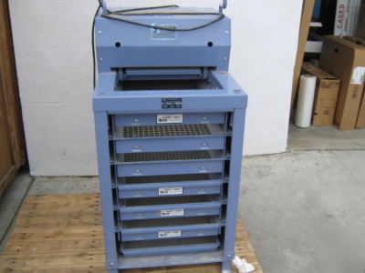 Gilson testing screen model ts-2 w/ 6 sieve trays gold