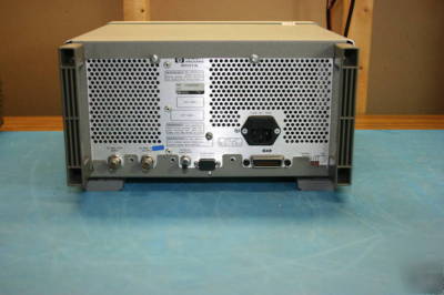 Hp agilent 8647A 250KHZ-1GHZ generator -calibrated-