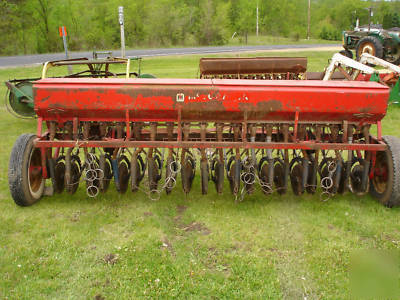 Mccormick farmall 10' grain drill