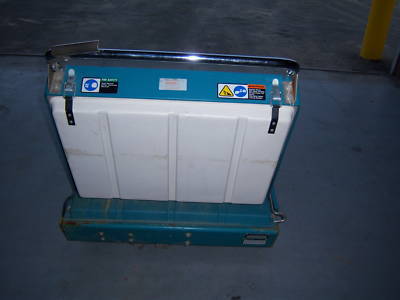 New tennant sweeper vacuum model 140E batteries low hrs