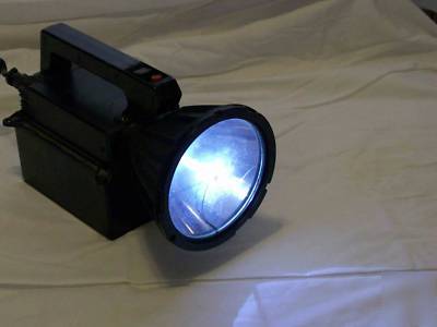 Maxa beam search light