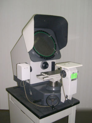 Mitutoyo ph 350 horizontal bench top optical comparator