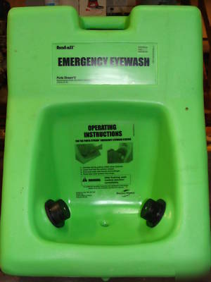 Emergency eyewash fendall portastream ii