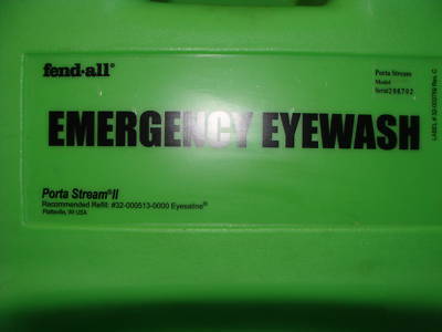 Emergency eyewash fendall portastream ii