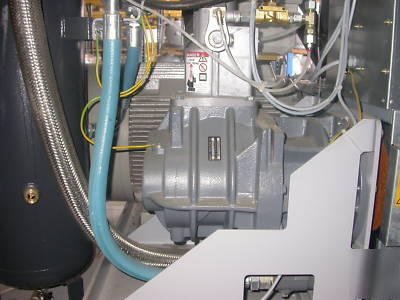 Chicago pneumatic CPD100 hp rotary screw air compressor