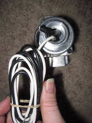New basotrol baso automatic gas valve H91EA-8 120V 60HZ 