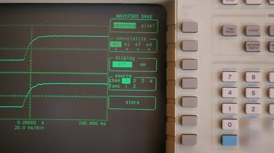 54501A 100 mhz 4 channel digital oscilloscope w probe