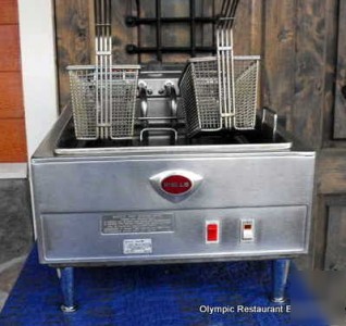 Electric counter top deep fryer two baskets