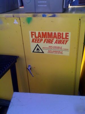 Eagle 1932 eagle flammable storage safety cabinet