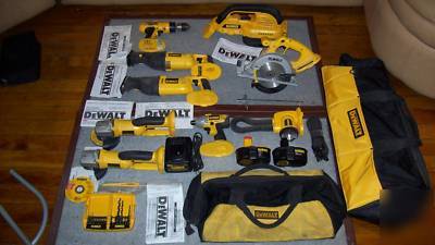 Dewalt 15 piece tool set 18 volt w/(2) batteries 