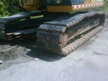 Rubber track pads for large excavator