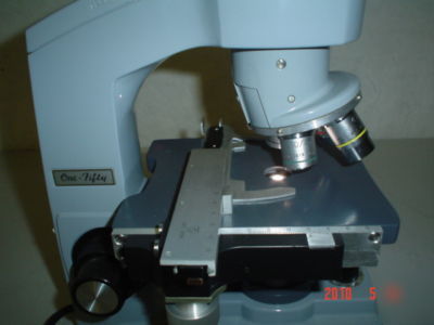 American optical lighted microscope w/dust cover #4 umc