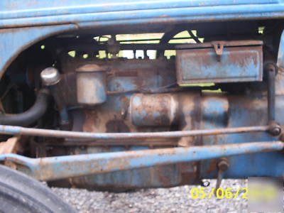 1945 ford 2N tractor w/3 pt hitch, pto,+ extras 