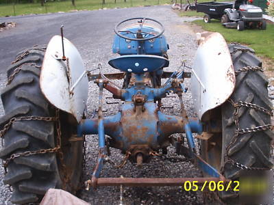 1945 ford 2N tractor w/3 pt hitch, pto,+ extras 