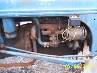 1945 ford 2N tractor w/3 pt hitch, pto,+ extras 