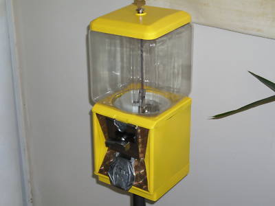 A&a global nw candy/ gumball vending machine yellow