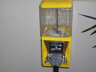 A&a global nw candy/ gumball vending machine yellow